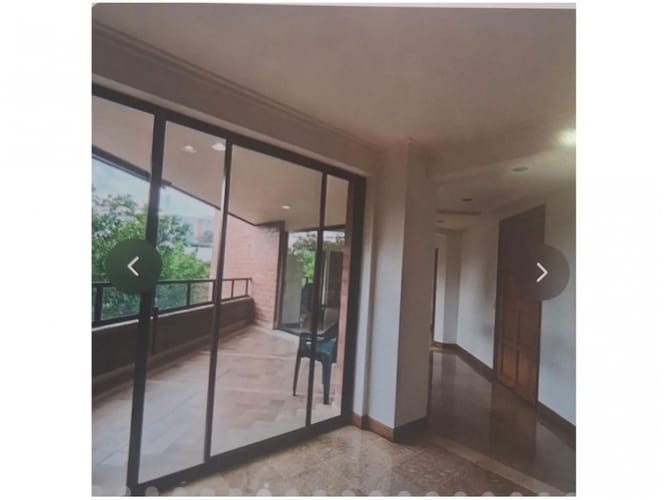 Apartamento de 2 alcobas en venta en El Poblado, Medellín, 160 m² · foto 3 de 14