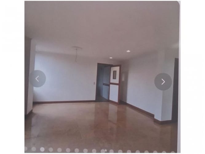 Apartamento de 2 alcobas en venta en El Poblado, Medellín, 160 m² · foto 10 de 14