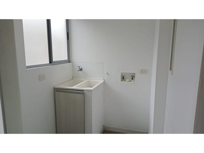 Apartamento de 3 alcobas en arriendo en Vía Las Palmas, Medellín, 105 m² · foto 8 de 24