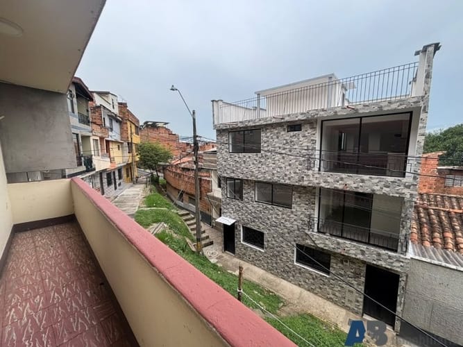 Casa de 2 alcobas en venta en Sucre, Medellín, 66 m² · foto 11 de 13