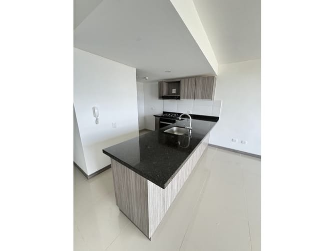 Apartamento de 2 alcobas en venta en Avenida Centenario, Armenia, 66 m² · foto 2 de 11