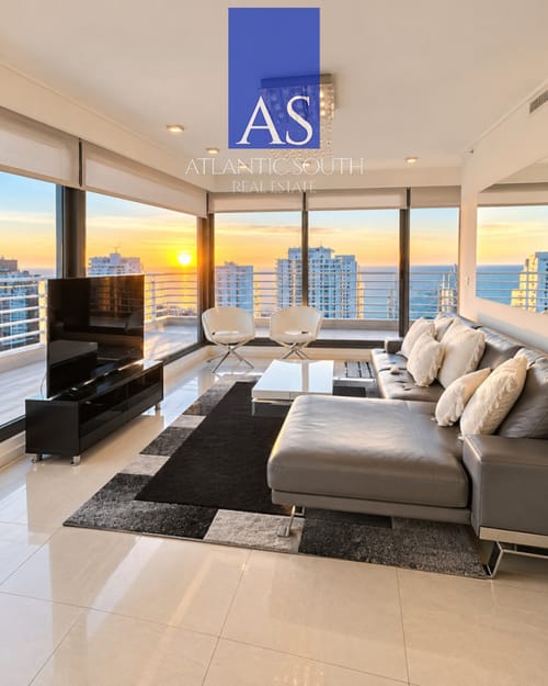 Terraza envolvente, dos suites y equipamiento completo. · Photo 2
