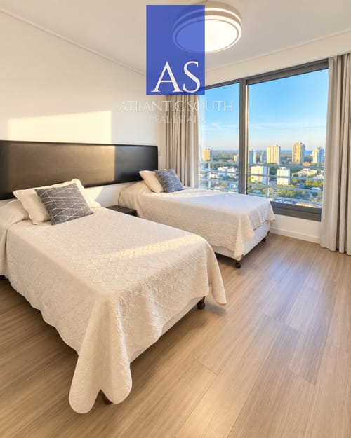 Terraza envolvente, dos suites y equipamiento completo. · Photo 7