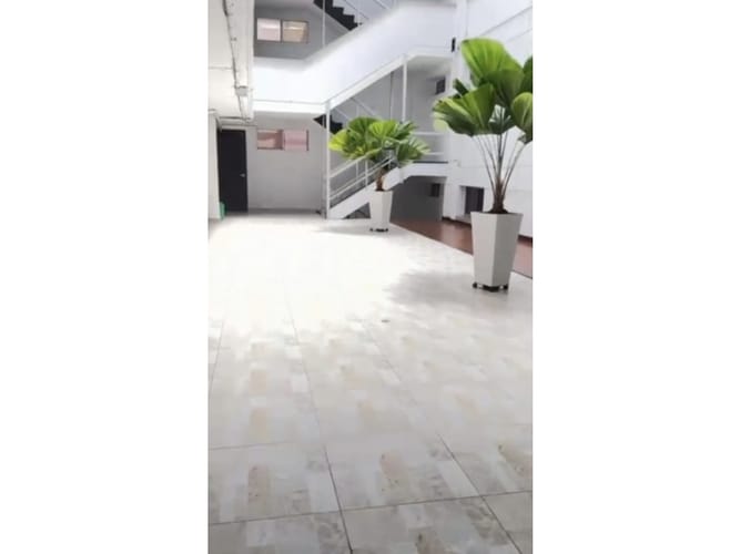 Apartaestudio en venta en Pinares, Bogotá, 110 m² · foto 2 de 16