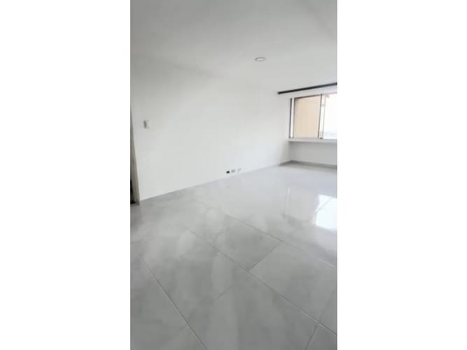 Apartaestudio en venta en Pinares, Bogotá, 110 m² · foto 5 de 16