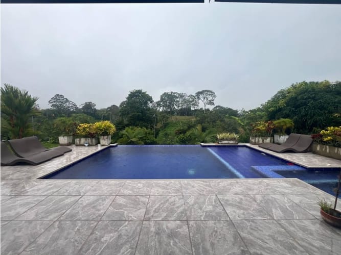 Casa de 6 alcobas en venta en Combia, Pereira, 550 m² · foto 2 de 24