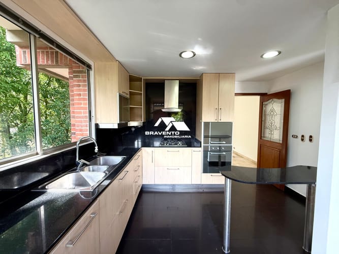 Casa de 4 alcobas en venta en La Calera, Medellín, 520 m² · foto 4 de 24