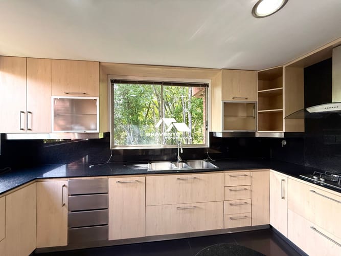 Casa de 4 alcobas en venta en La Calera, Medellín, 520 m² · foto 5 de 24