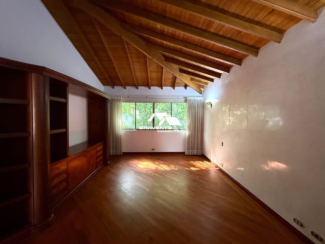 Casa de 4 alcobas en venta en La Calera, Medellín, 520 m² · foto 11 de 24