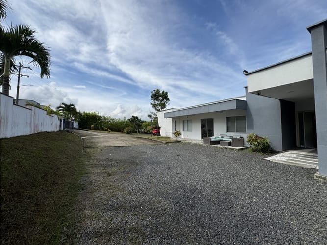 Casa de 6 alcobas en venta en Combia, Pereira, 550 m² · foto 11 de 24