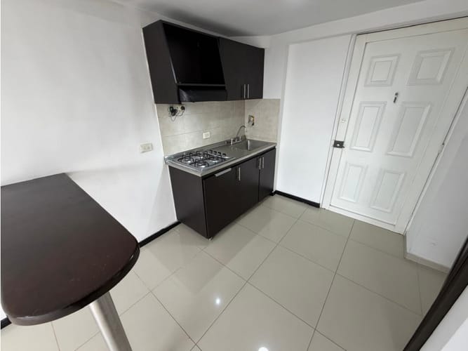 Apartamento de 2 alcobas en arriendo en Cucaracho, Medellín, 43 m² · foto 3 de 9