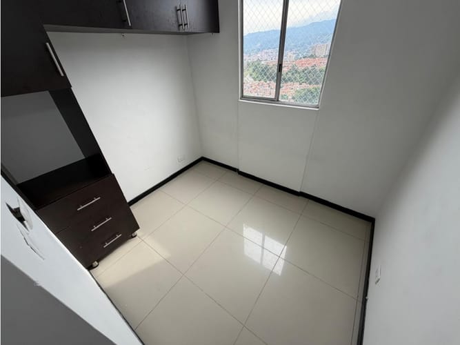 Apartamento de 2 alcobas en arriendo en Cucaracho, Medellín, 43 m² · foto 8 de 9