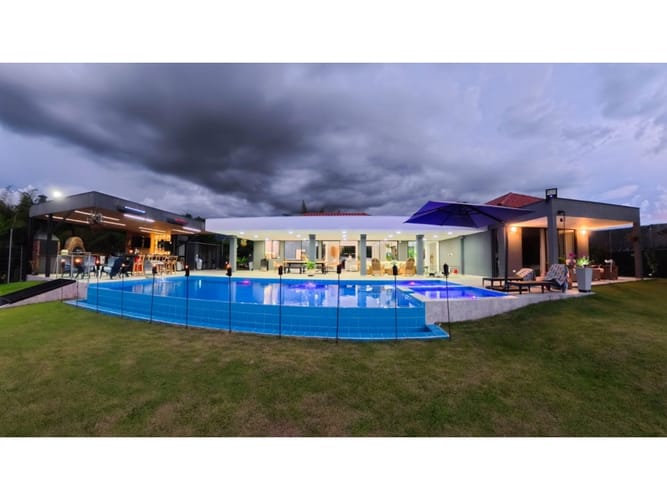 Casa de 4 alcobas en venta en Combia, Bogotá, 443 m² · foto 2 de 21