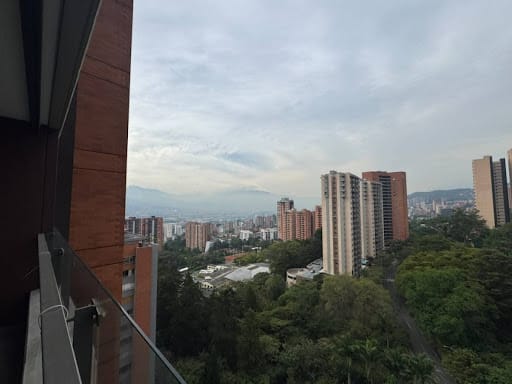 Apartamento de 2 alcobas en arriendo en Los Balsos, Medellín, 87 m² · foto 6 de 22
