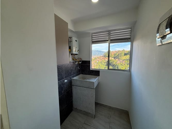 Apartamento de 2 alcobas en venta en Cucaracho, Medellín, 45 m² · foto 6 de 11