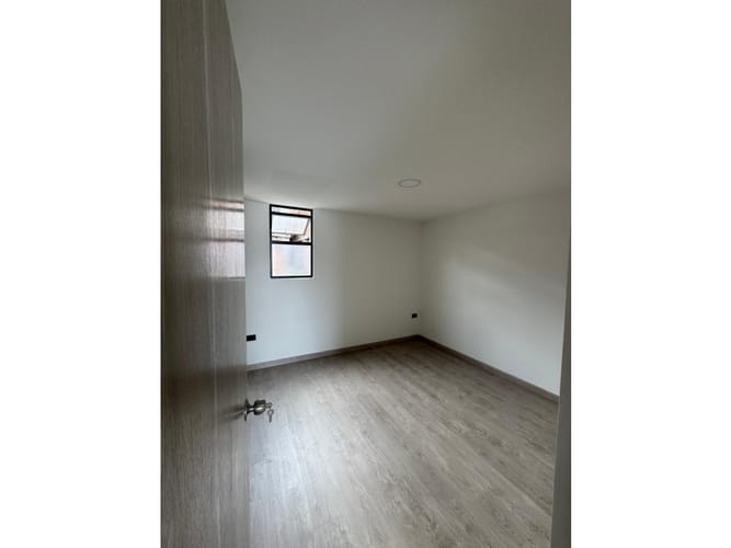 Apartamento de 3 alcobas en venta en Campo Valdes No.2, Medellín, 72 m² · foto 7 de 13