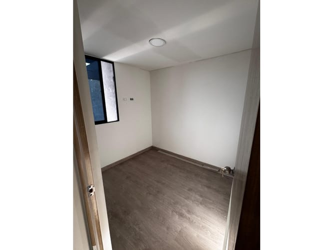 Apartamento de 3 alcobas en venta en Campo Valdes No.2, Medellín, 72 m² · foto 8 de 13