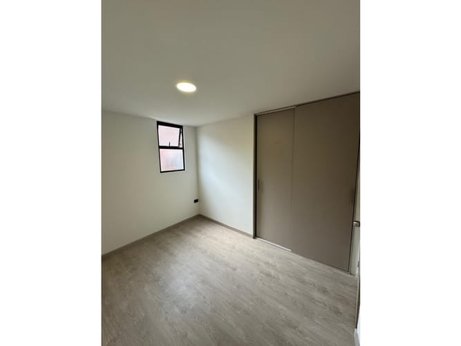 Apartamento de 3 alcobas en venta en Campo Valdes No.2, Medellín, 72 m² · foto 11 de 13