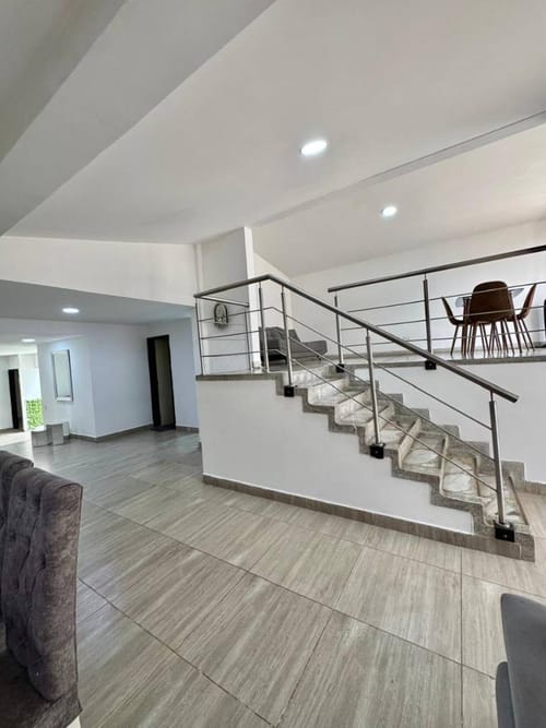 Casa de 4 alcobas en arriendo en Cuarta Brigada, Medellín, 300 m² · foto 7 de 19