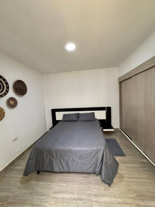 Casa de 4 alcobas en arriendo en Cuarta Brigada, Medellín, 300 m² · foto 8 de 19