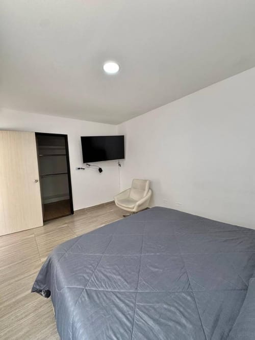 Casa de 4 alcobas en arriendo en Cuarta Brigada, Medellín, 300 m² · foto 14 de 19