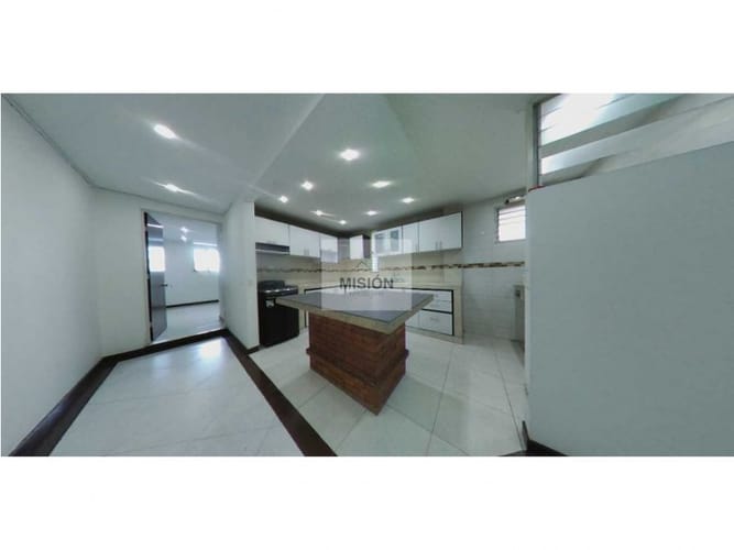 Casa de 9 alcobas en arriendo en Nueva Marsella, Zipaquirá, 702 m² · foto 10 de 24