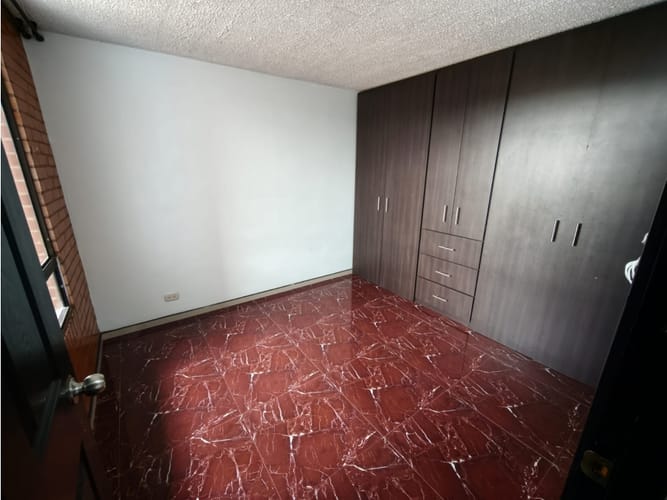 Apartamento de 3 alcobas en venta en Conjunto Residencial Prados Reserva De Madrid, Madrid, 62 m² · foto 11 de 24