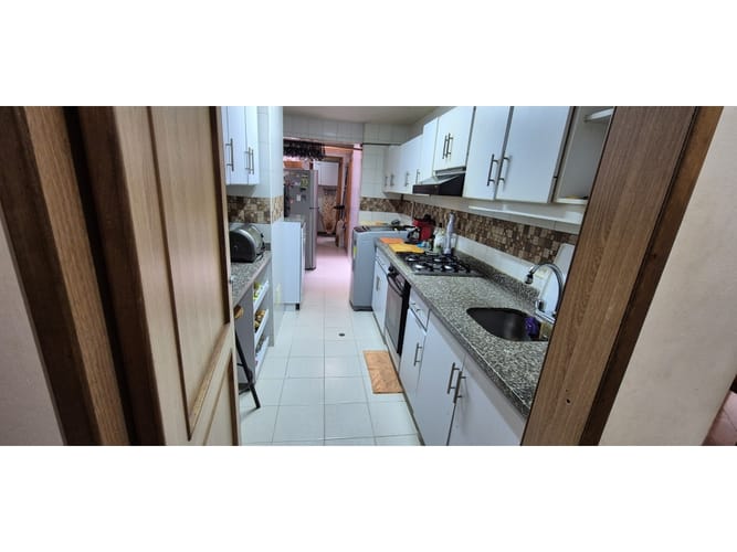 Apartamento de 2 alcobas en venta en Cedritos, Bogotá, 102 m² · foto 4 de 23
