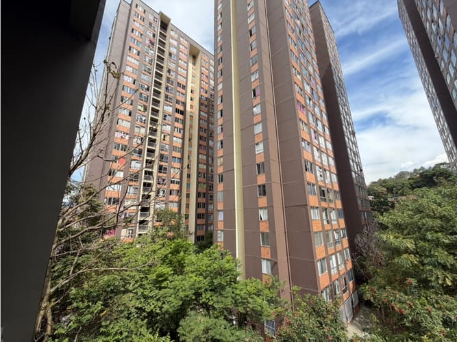 Apartamento de 2 alcobas en venta en Carmelo, Bello, 41 m² · foto 14 de 17