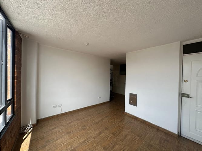 Apartamento de 3 alcobas en venta en Fontibon, Bogotá, 61 m² · foto 4 de 23