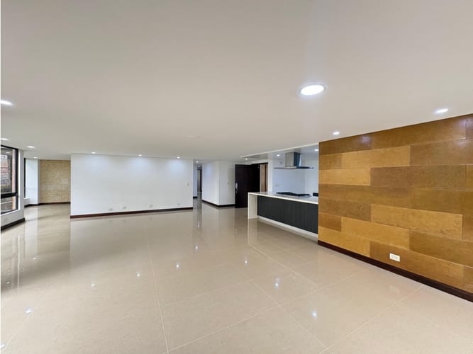 Apartamento de 4 alcobas en arriendo en Vía Las Palmas, Medellín, 295 m² · foto 7 de 24