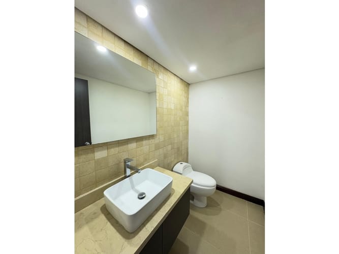 Apartamento de 4 alcobas en arriendo en Vía Las Palmas, Medellín, 295 m² · foto 11 de 24