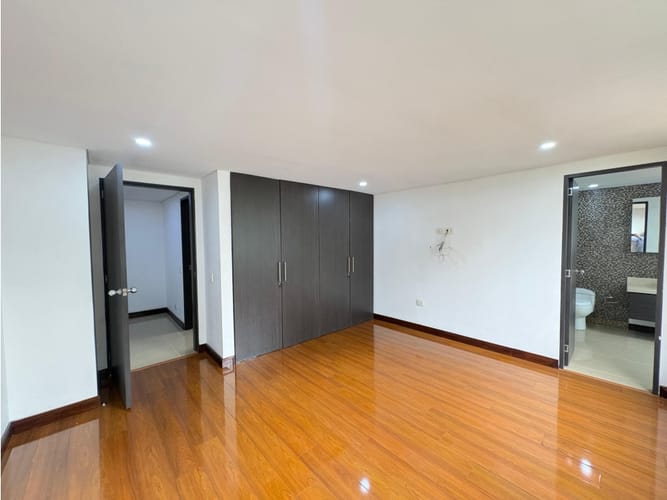 Apartamento de 4 alcobas en arriendo en Vía Las Palmas, Medellín, 295 m² · foto 18 de 24