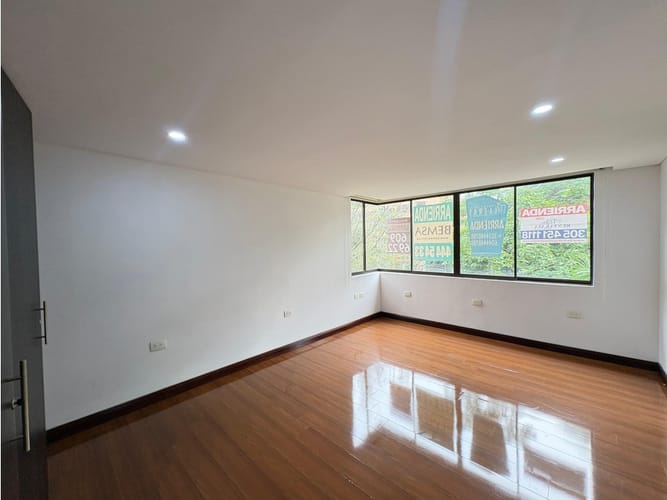 Apartamento de 4 alcobas en arriendo en Vía Las Palmas, Medellín, 295 m² · foto 20 de 24
