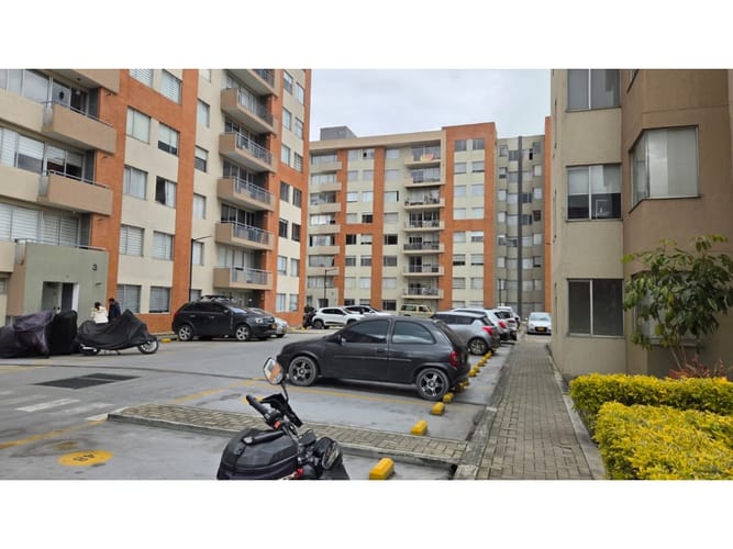 Apartamento de 3 alcobas en venta en Pinos Polo Club, Mosquera, 87 m² · foto 16 de 19
