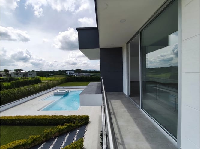 Casa de 6 alcobas en venta en Cerritos, Pereira, 340 m² · foto 3 de 17