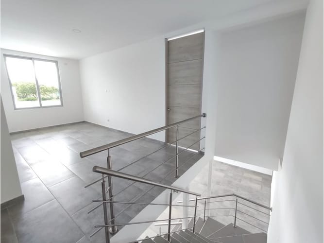 Casa de 6 alcobas en venta en Cerritos, Pereira, 340 m² · foto 8 de 17