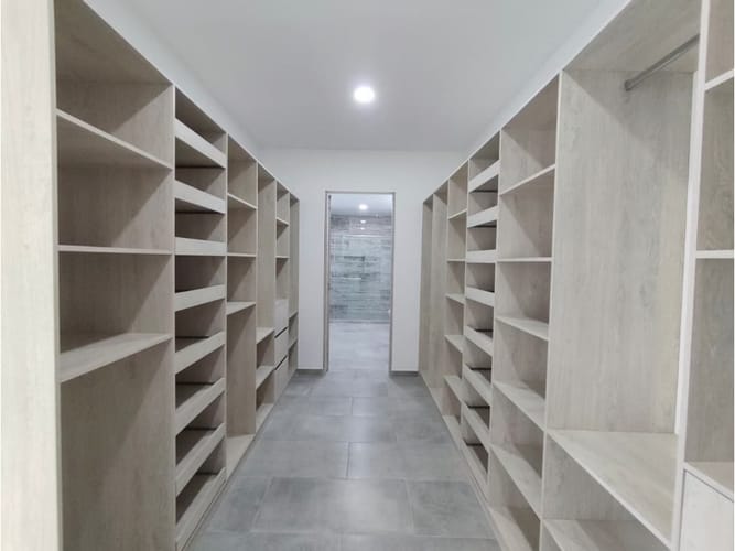 Casa de 6 alcobas en venta en Cerritos, Pereira, 340 m² · foto 9 de 17