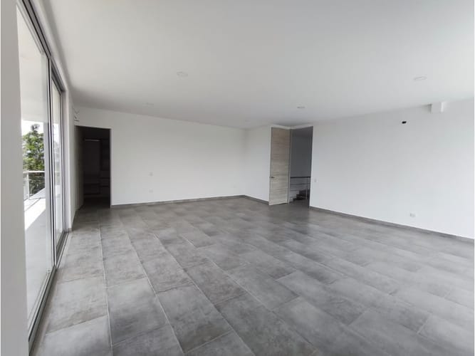 Casa de 6 alcobas en venta en Cerritos, Pereira, 340 m² · foto 10 de 17