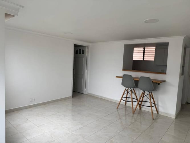 Apartaestudio en arriendo en El Poblado, Medellín, 52 m² · foto 2 de 14