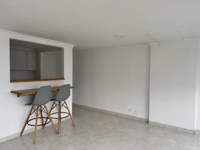 Apartaestudio en arriendo en El Poblado, Medellín, 52 m² · foto 4 de 14
