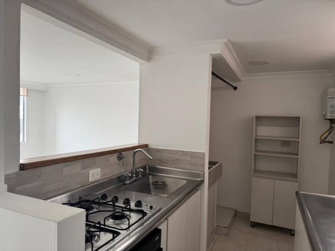 Apartaestudio en arriendo en El Poblado, Medellín, 52 m² · foto 6 de 14