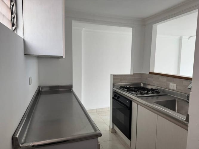 Apartaestudio en arriendo en El Poblado, Medellín, 52 m² · foto 8 de 14