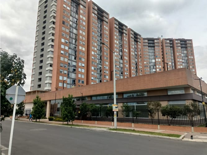 Apartamento de 2 alcobas en venta en El Vergel Oriental, Bogotá, 56 m² · foto 2 de 14