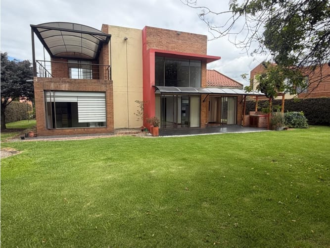 Casa de 3 alcobas en arriendo en Siberia, Cota, 247 m² · foto 3 de 24