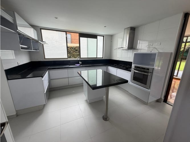 Casa de 3 alcobas en arriendo en Siberia, Cota, 247 m² · foto 18 de 24