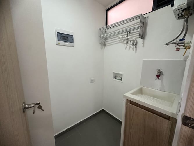 Apartamento de 2 alcobas en arriendo en Loma Del Escobero, Envigado, 70 m² · foto 9 de 11