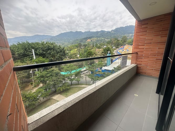 Apartamento de 2 alcobas en arriendo en Loma Del Escobero, Envigado, 70 m² · foto 10 de 11