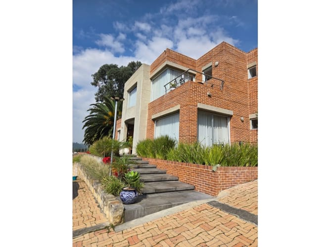 Casa de 4 alcobas en arriendo en Aposentos, Sopó, 600 m² · foto 2 de 24
