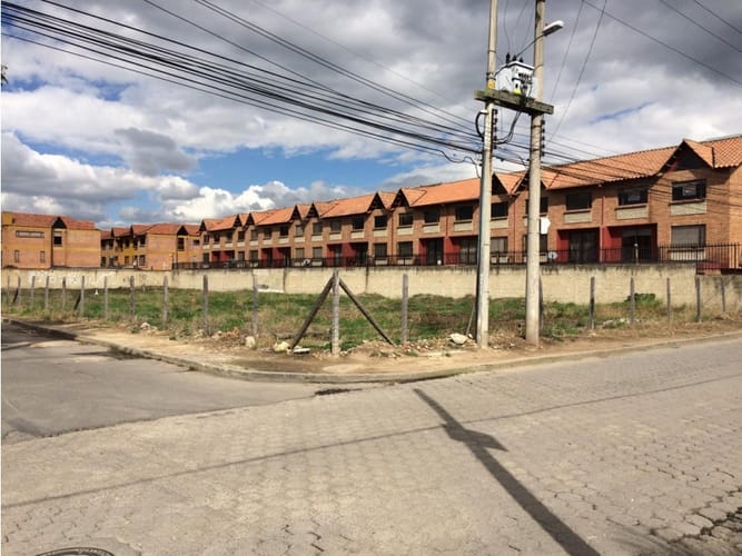 Lote en arriendo en Chilacos, Chía, 2249 m² · foto 2 de 12
